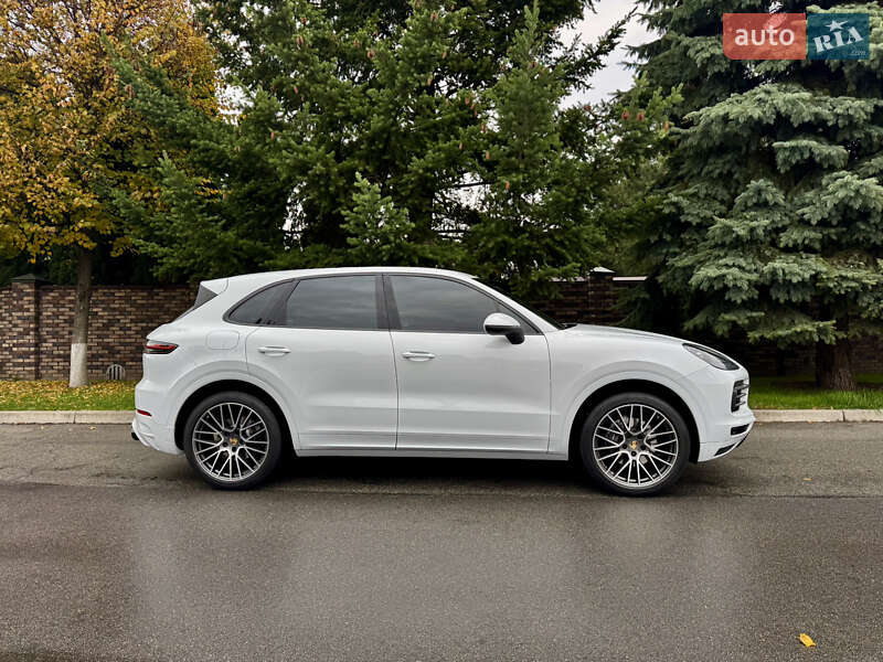Внедорожник / Кроссовер Porsche Cayenne 2018 в Киеве фото 14 Внедорожник / Кроссовер Porsche Cayenne 2018 в Киеве