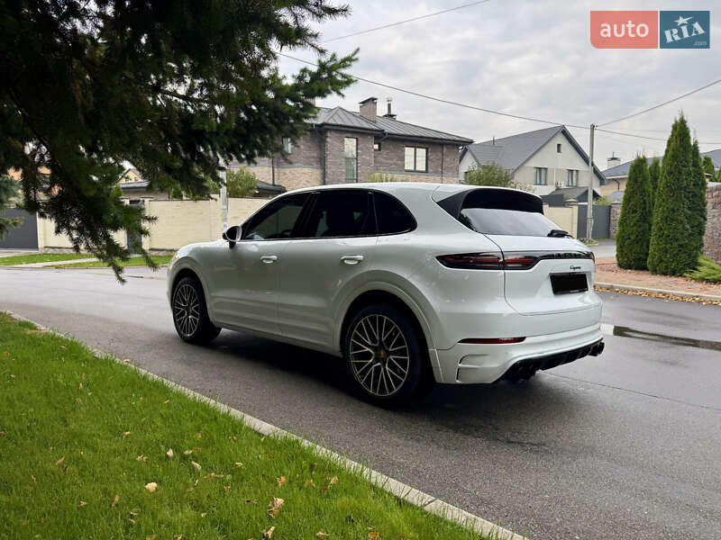 Внедорожник / Кроссовер Porsche Cayenne 2018 в Киеве фото 24 Внедорожник / Кроссовер Porsche Cayenne 2018 в Киеве