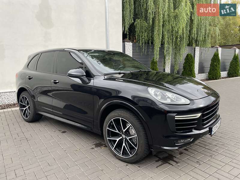 Внедорожник / Кроссовер Porsche Cayenne 2016 в Черкассах