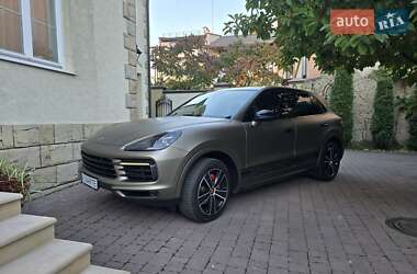 Внедорожник / Кроссовер Porsche Cayenne 2018 в 