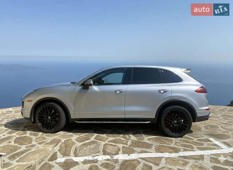 Внедорожник / Кроссовер Porsche Cayenne 2015 в Киеве