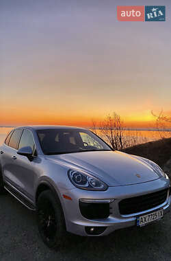 Позашляховик / Кросовер Porsche Cayenne 2015 в Києві