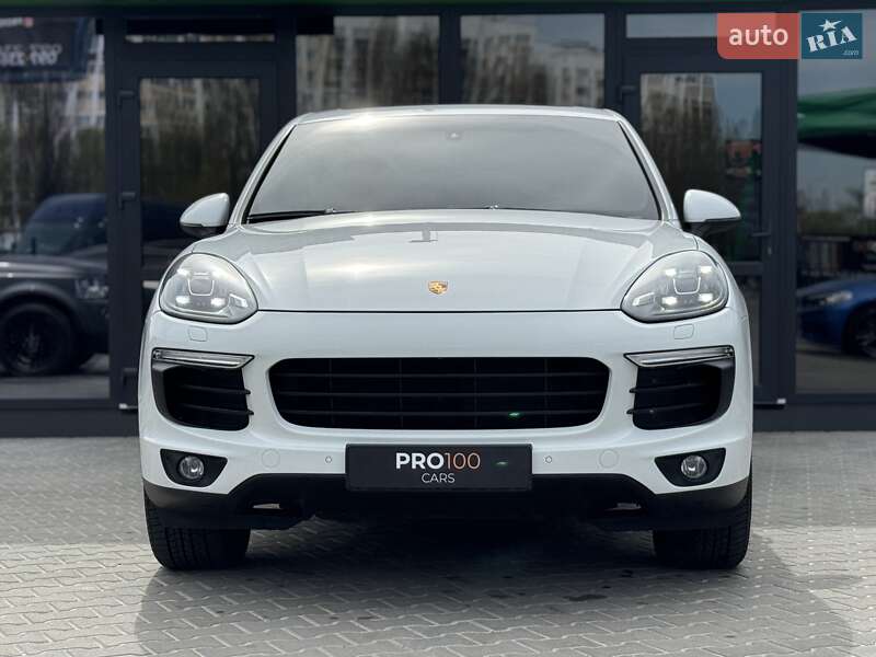 Внедорожник / Кроссовер Porsche Cayenne 2016 в Киеве