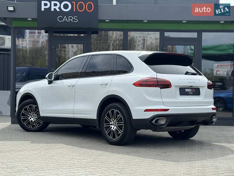 Внедорожник / Кроссовер Porsche Cayenne 2016 в Киеве