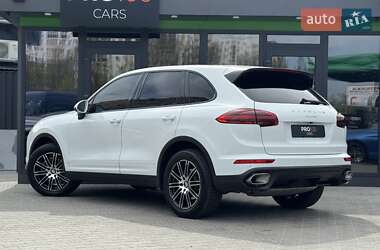 Внедорожник / Кроссовер Porsche Cayenne 2016 в 