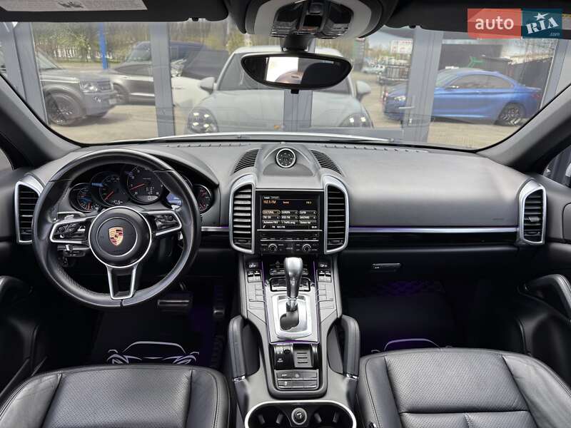 Внедорожник / Кроссовер Porsche Cayenne 2016 в Киеве