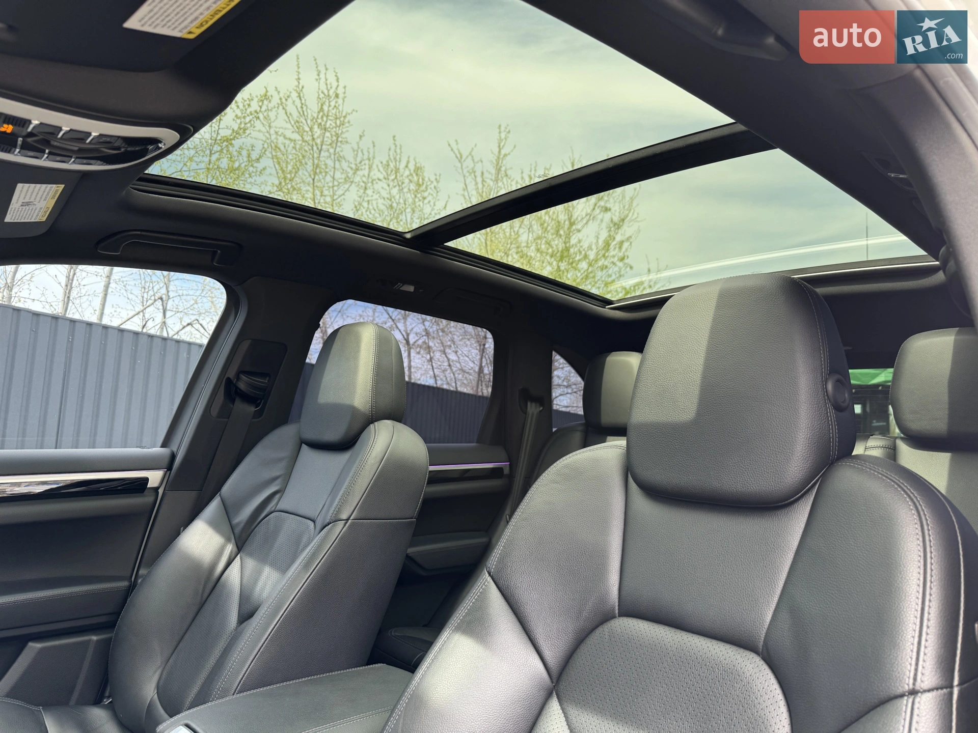 2016 Porsche Cayenne - мініатюра 31