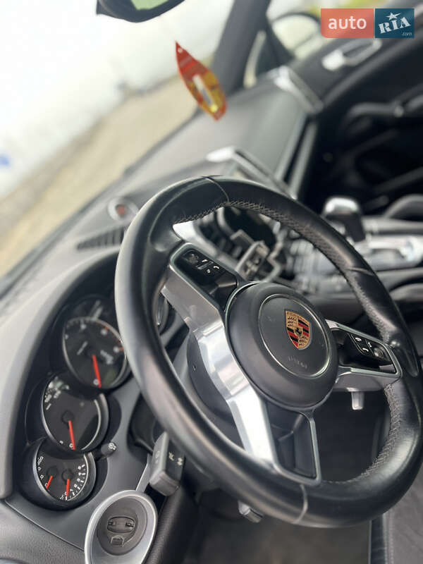 Позашляховик / Кросовер Porsche Cayenne 2014 в Черкасах
