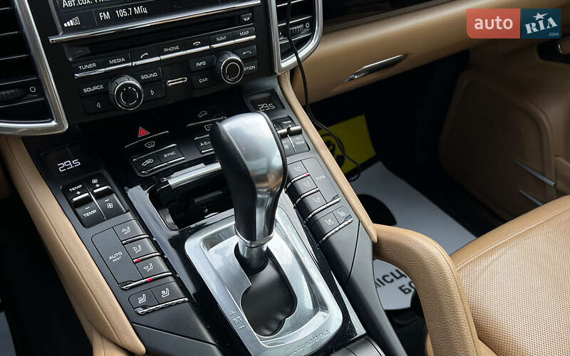 Позашляховик / Кросовер Porsche Cayenne 2015 в Львові фото 16 Позашляховик / Кросовер Porsche Cayenne 2015 в Львові