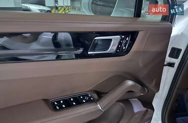 Позашляховик / Кросовер Porsche Cayenne 2019 в  фото 24 Позашляховик / Кросовер Porsche Cayenne 2019 в