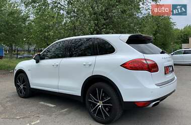 Позашляховик / Кросовер Porsche Cayenne 2014 в  фото 16 Позашляховик / Кросовер Porsche Cayenne 2014 в