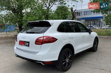 Позашляховик / Кросовер Porsche Cayenne 2014 в  фото 21 Позашляховик / Кросовер Porsche Cayenne 2014 в