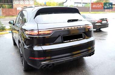 Внедорожник / Кроссовер Porsche Cayenne 2020 в 