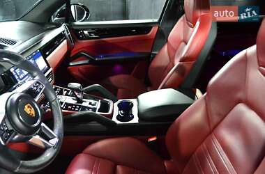 Внедорожник / Кроссовер Porsche Cayenne 2020 в 