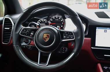 Внедорожник / Кроссовер Porsche Cayenne 2020 в 