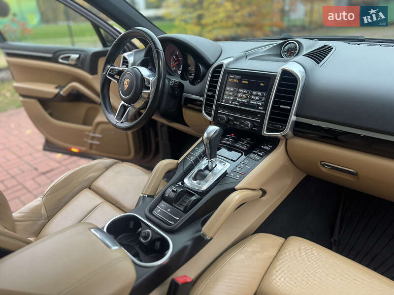 Позашляховик / Кросовер Porsche Cayenne 2015 в Києві фото 31 Позашляховик / Кросовер Porsche Cayenne 2015 в Києві