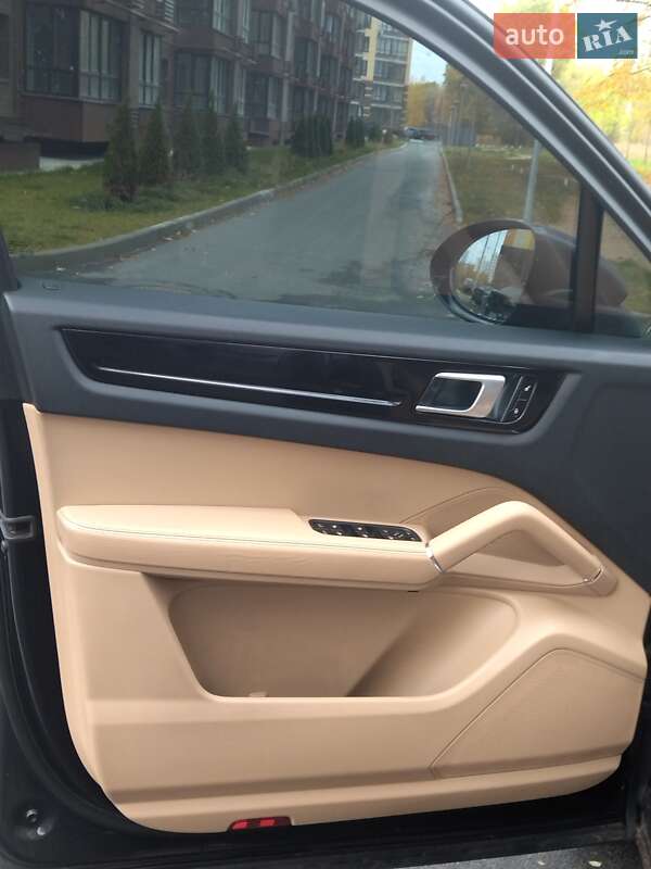 Позашляховик / Кросовер Porsche Cayenne 2018 в Чернігові фото 17 Позашляховик / Кросовер Porsche Cayenne 2018 в Чернігові