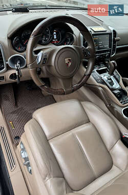 Внедорожник / Кроссовер Porsche Cayenne 2012 в 