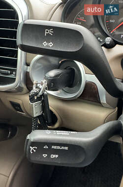 Внедорожник / Кроссовер Porsche Cayenne 2012 в 
