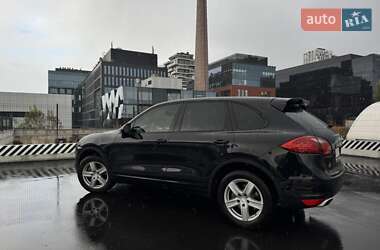 Внедорожник / Кроссовер Porsche Cayenne 2012 в 