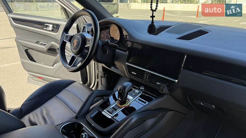 Внедорожник / Кроссовер Porsche Cayenne 2018 в Киеве фото 3 Внедорожник / Кроссовер Porsche Cayenne 2018 в Киеве