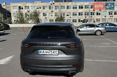 Внедорожник / Кроссовер Porsche Cayenne 2018 в 