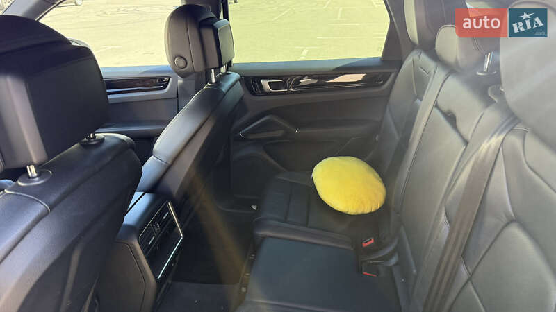 Внедорожник / Кроссовер Porsche Cayenne 2018 в Киеве фото 18 Внедорожник / Кроссовер Porsche Cayenne 2018 в Киеве