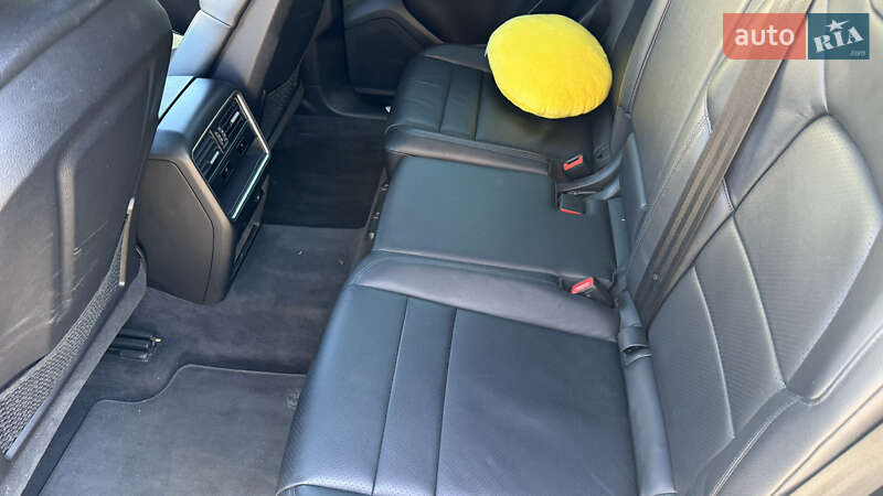 Внедорожник / Кроссовер Porsche Cayenne 2018 в Киеве фото 17 Внедорожник / Кроссовер Porsche Cayenne 2018 в Киеве