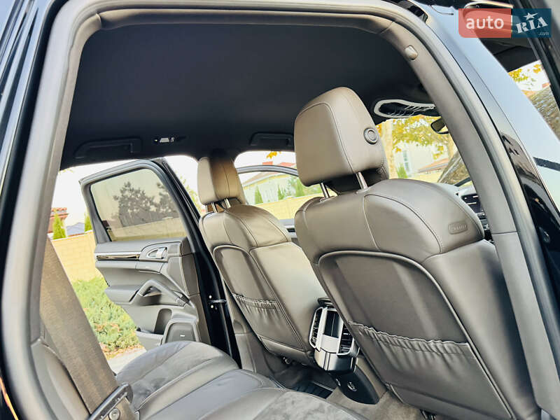 Внедорожник / Кроссовер Porsche Cayenne 2017 в Одессе фото 31 Внедорожник / Кроссовер Porsche Cayenne 2017 в Одессе