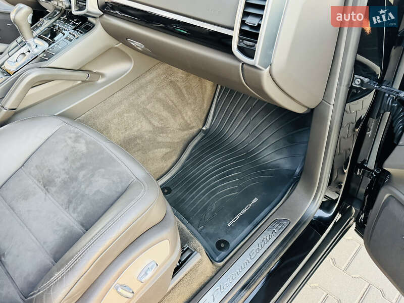 Внедорожник / Кроссовер Porsche Cayenne 2017 в Одессе фото 59 Внедорожник / Кроссовер Porsche Cayenne 2017 в Одессе