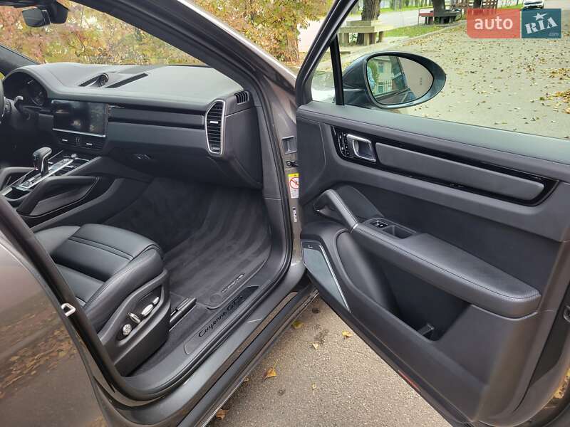 Внедорожник / Кроссовер Porsche Cayenne 2020 в Киеве фото 19 Внедорожник / Кроссовер Porsche Cayenne 2020 в Киеве