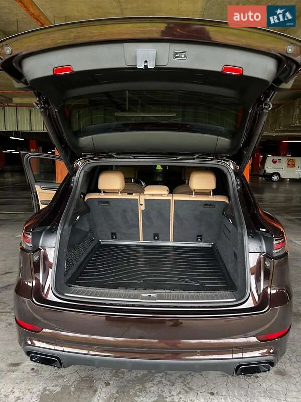 Позашляховик / Кросовер Porsche Cayenne 2018 в Львові