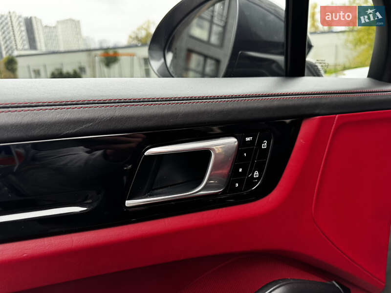 Позашляховик / Кросовер Porsche Cayenne 2019 в Києві фото 20 Позашляховик / Кросовер Porsche Cayenne 2019 в Києві