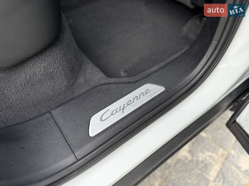 Внедорожник / Кроссовер Porsche Cayenne 2019 в Львове фото 56 Внедорожник / Кроссовер Porsche Cayenne 2019 в Львове