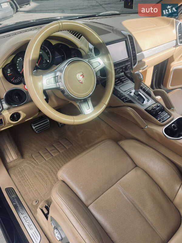 Внедорожник / Кроссовер Porsche Cayenne 2010 в Ровно