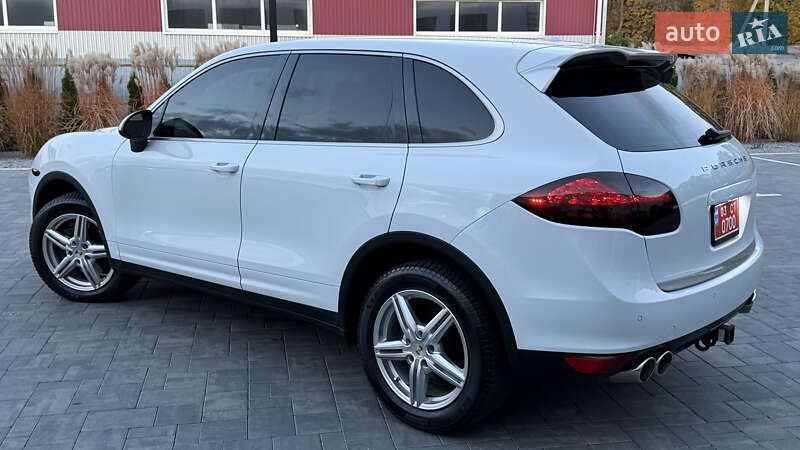 Внедорожник / Кроссовер Porsche Cayenne 2014 в Луцке
