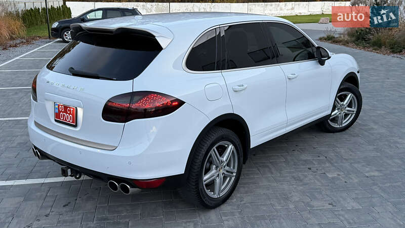 Внедорожник / Кроссовер Porsche Cayenne 2014 в Луцке