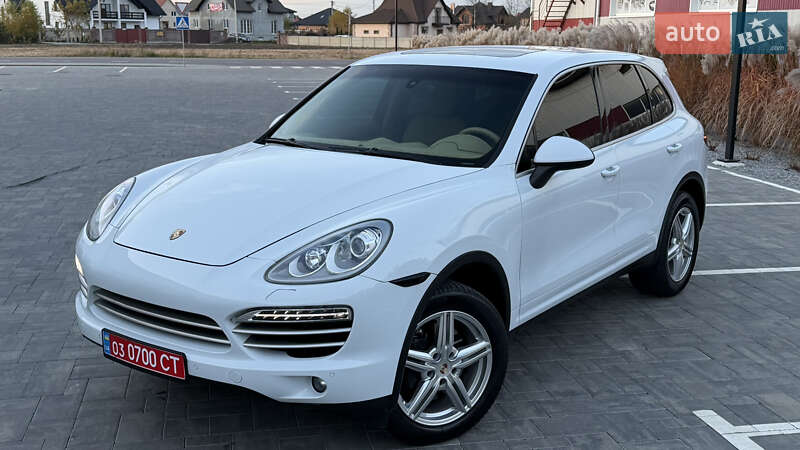 Внедорожник / Кроссовер Porsche Cayenne 2014 в Луцке
