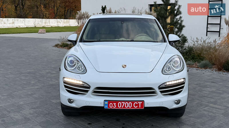 Внедорожник / Кроссовер Porsche Cayenne 2014 в Луцке