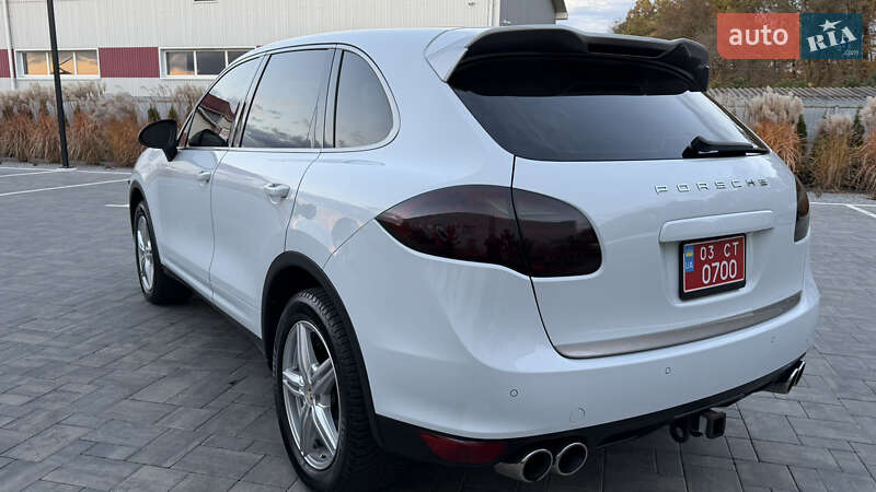 Внедорожник / Кроссовер Porsche Cayenne 2014 в Луцке