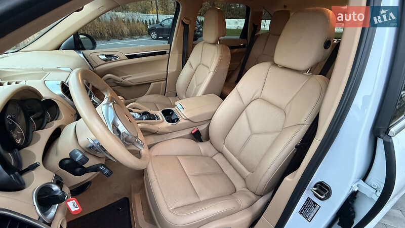 Внедорожник / Кроссовер Porsche Cayenne 2014 в Луцке