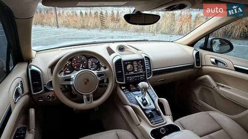 Внедорожник / Кроссовер Porsche Cayenne 2014 в Луцке