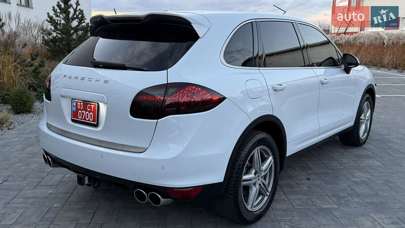 Внедорожник / Кроссовер Porsche Cayenne 2014 в Луцке