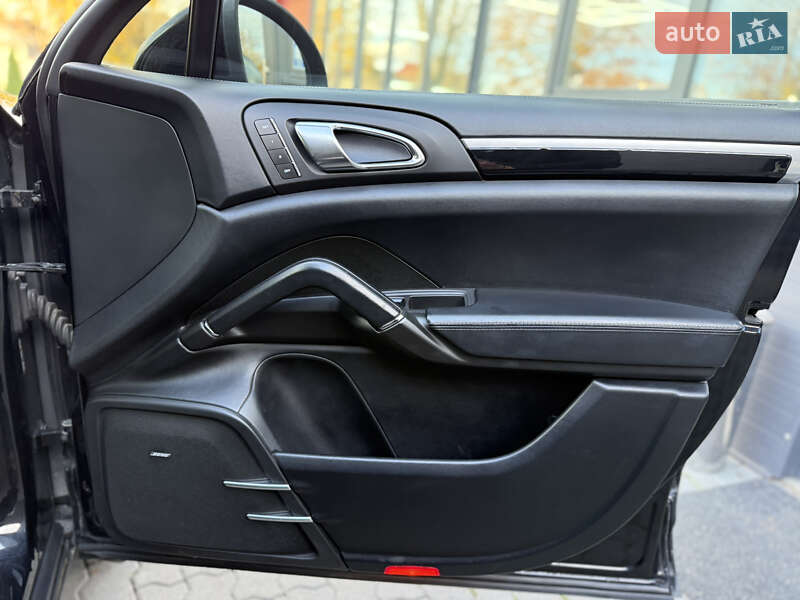 Позашляховик / Кросовер Porsche Cayenne 2012 в Чернівцях фото 22 Позашляховик / Кросовер Porsche Cayenne 2012 в Чернівцях