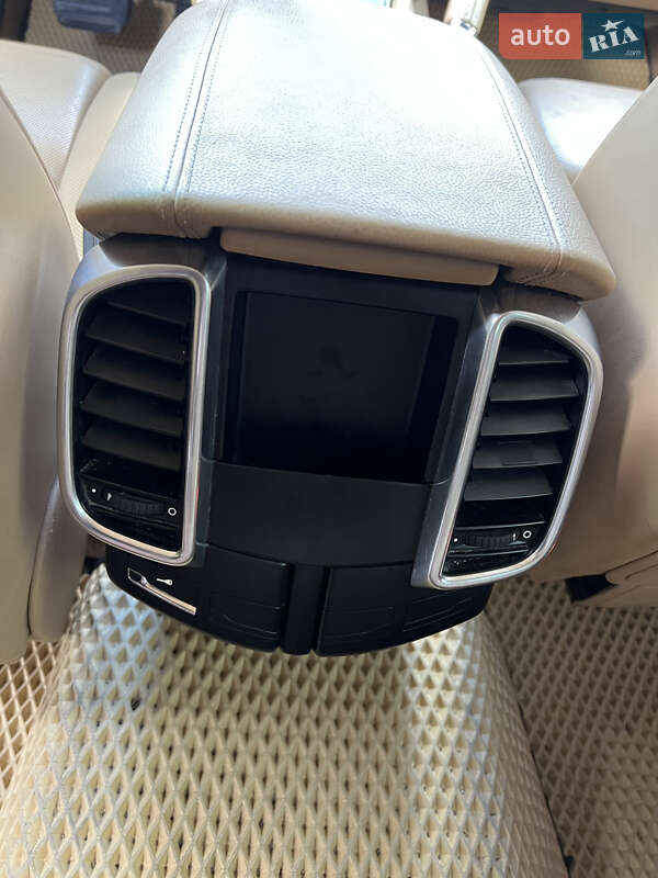 Позашляховик / Кросовер Porsche Cayenne 2011 в Чернівцях фото 6 Позашляховик / Кросовер Porsche Cayenne 2011 в Чернівцях