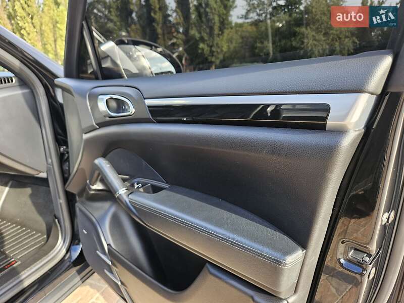 Внедорожник / Кроссовер Porsche Cayenne 2013 в Полтаве фото 92 Внедорожник / Кроссовер Porsche Cayenne 2013 в Полтаве