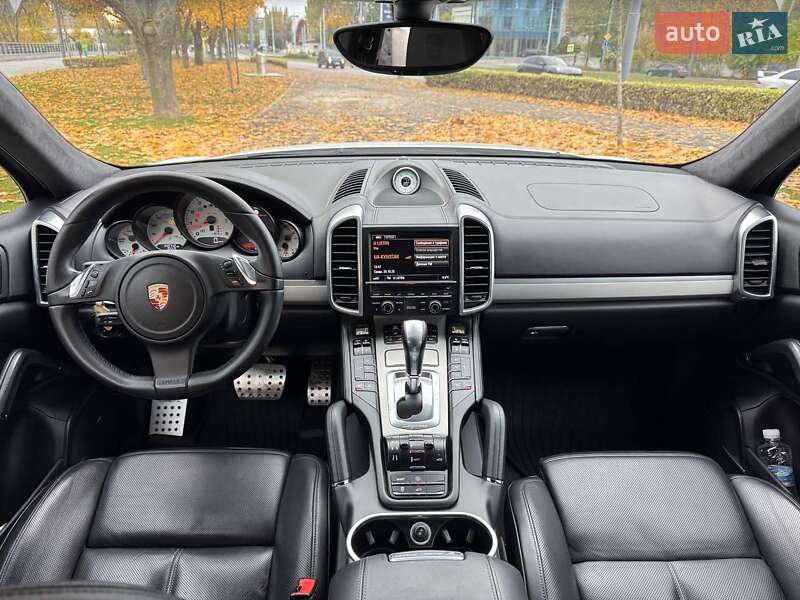 Внедорожник / Кроссовер Porsche Cayenne 2012 в Днепре