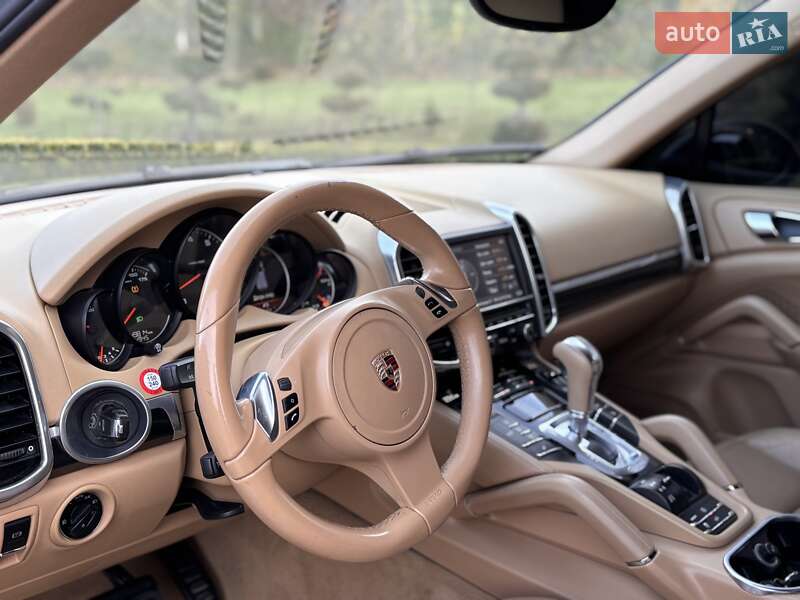 Позашляховик / Кросовер Porsche Cayenne 2011 в Тернополі