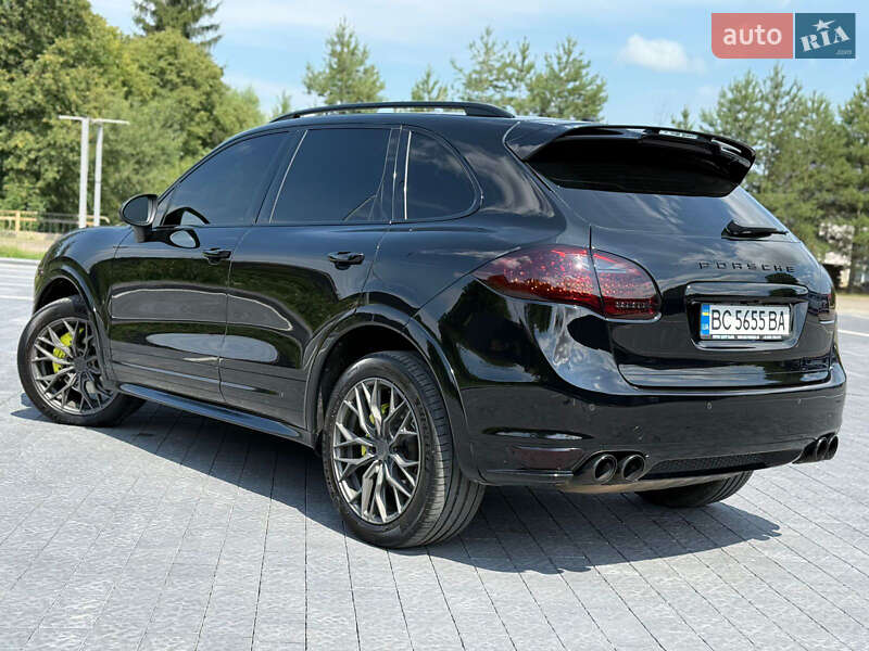 Позашляховик / Кросовер Porsche Cayenne 2013 в Самборі