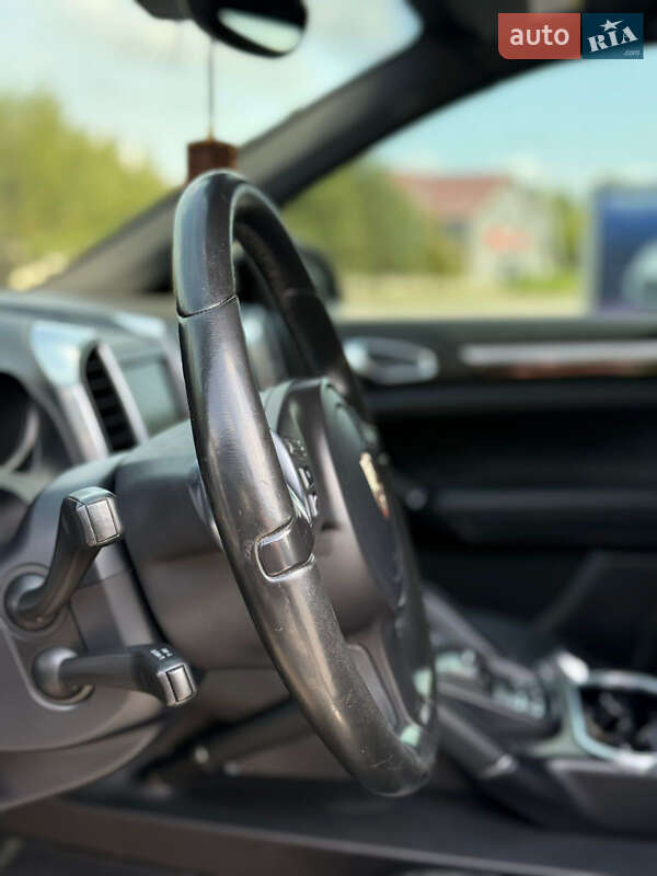 Позашляховик / Кросовер Porsche Cayenne 2013 в Самборі